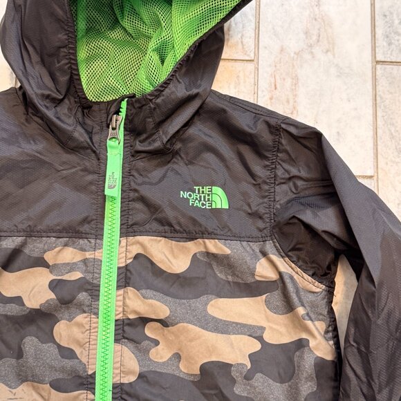 The North Face Kids Toddler size 5 black/green Windwall camo waterproof jacket - Picture 5 of 6